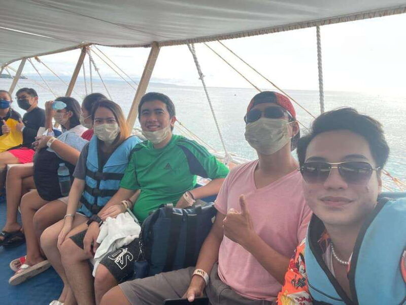 moalboal-marvels-island-hopping-paradise-sardines-run