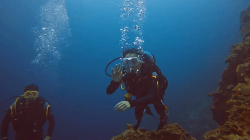 moalboal-scuba-diving-and-pescador-island-hopping