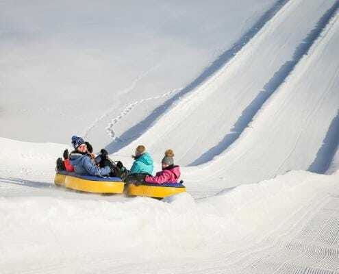 mont-tremblant-snow-tubing-with-a-mechanical-lift