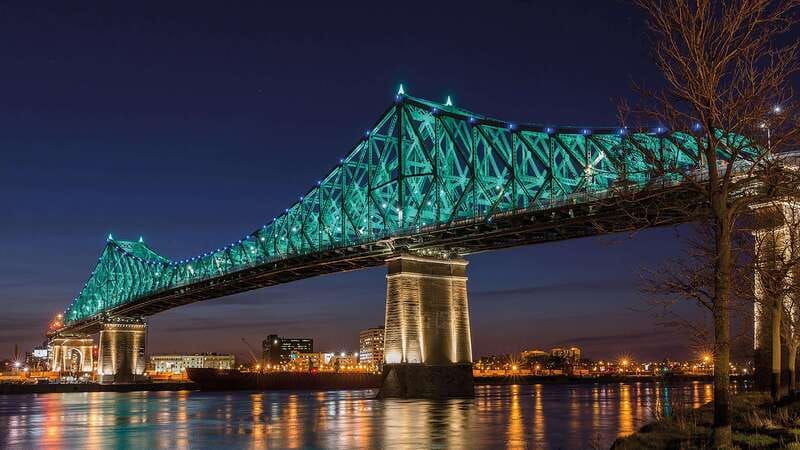 montreal-evening-cruise-with-dj-and-dance-floor