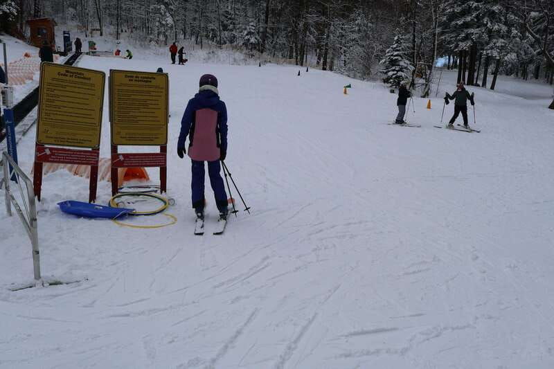 montreal-guided-skiing-or-snowboarding-in-quebec-forests