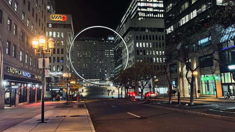 montreal-guided-walking-night-tour-with-an-expert-guide