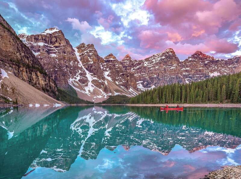 moraine-lake-sunrise-lake-louise-golden-hour-experience