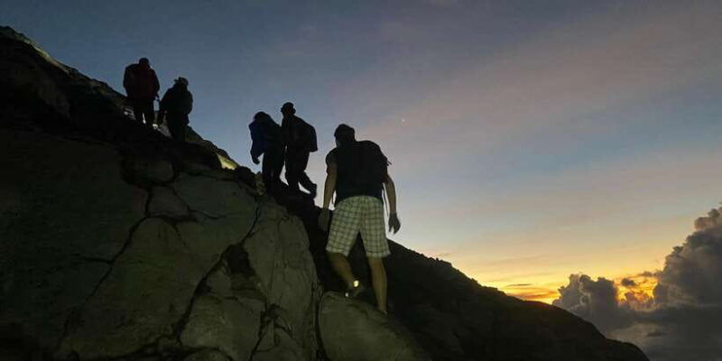 mount-agung-sunrise-summit-trekking