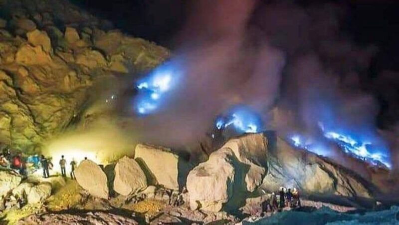 mount-ijen-volcanic-crater-overnight-trip-from-bali