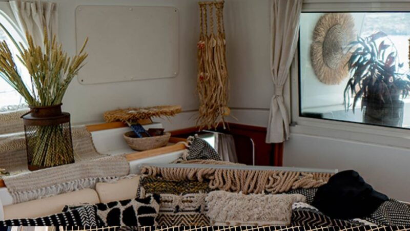 mykonos-boho-experience-catamaran-cruise