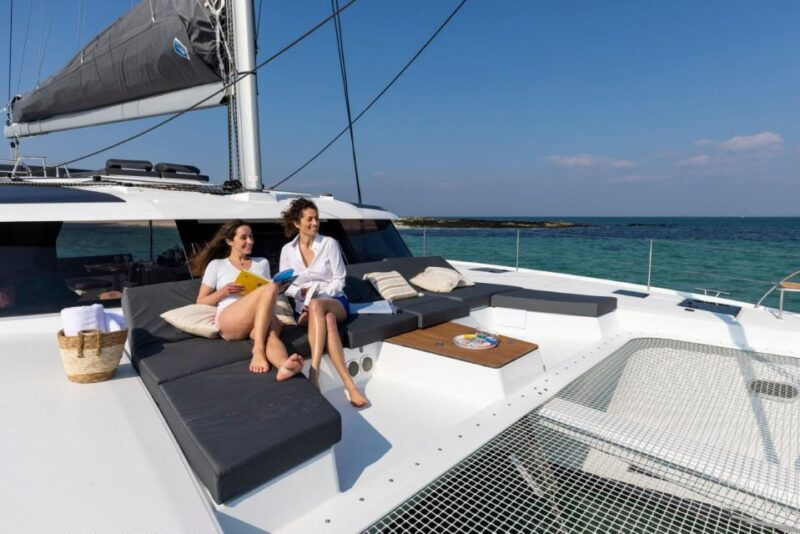 mykonos-catamaran-cruise-with-3-course-meal-and-transfers