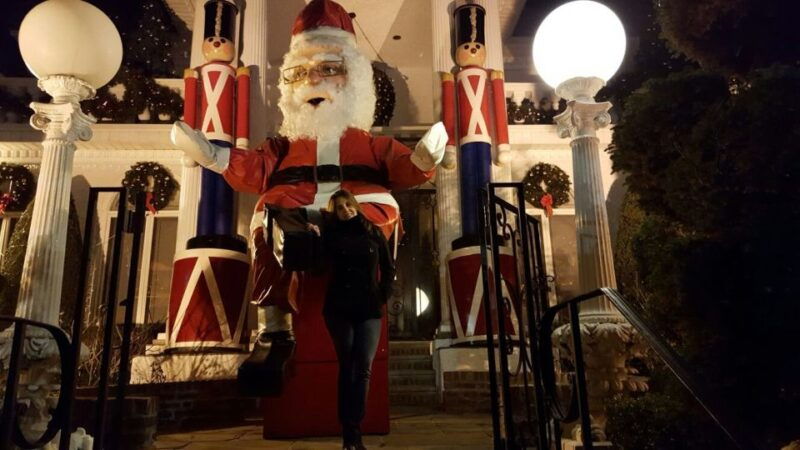 new-york-city-dyker-heights-christmas-lights-tour