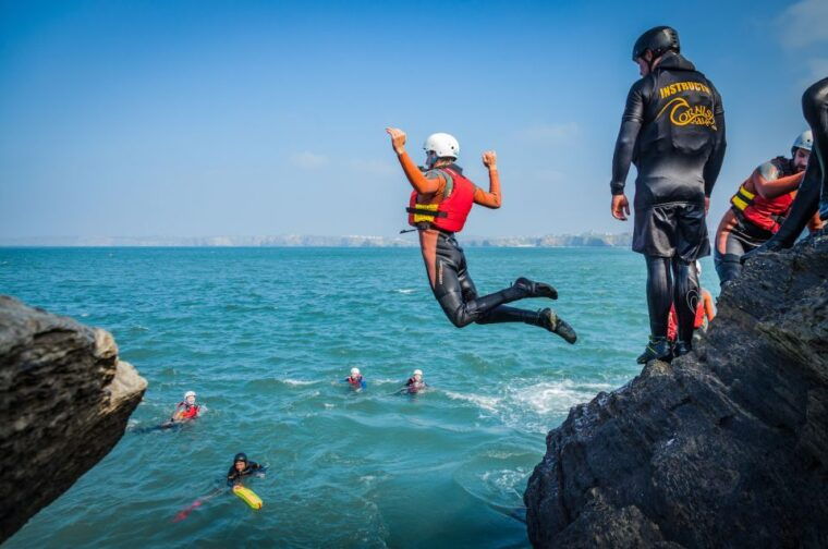 newquay-coasteering-adventure-by-cornish-wave