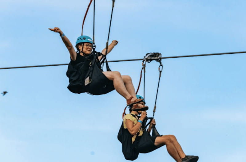 niagara-falls-canada-early-bird-zip-line-to-the-falls