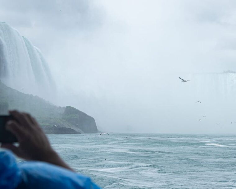 niagara-usa-daredevil-walking-tour-maid-of-mist-boat-ride