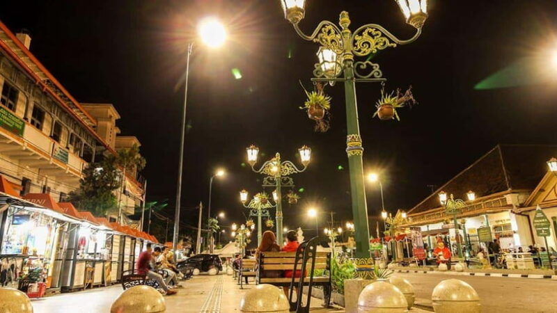 night-street-food-and-cultural-walking-tour