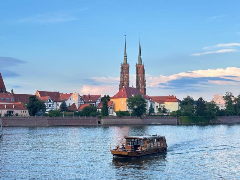 night-tour-through-wroclaw