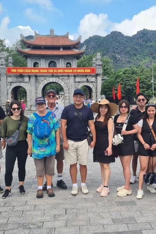 ninh-binh-day-tour-easy-going-with-buffet-lunch-cycling