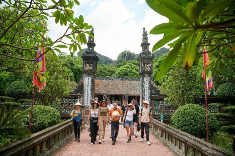ninh-binh-ha-noi-bai-dinh-trang-an-mua-cave-1-day-trip