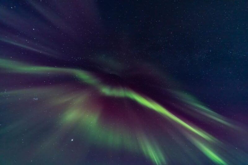 northern-lights-in-mini-bus-photos-hot-cocoa-and-pastries