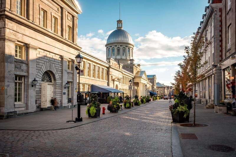 old-montreal-private-walking-tour-with-cruise-tickets