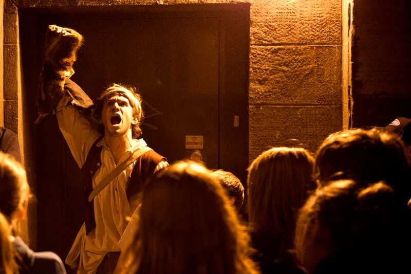 old-montreal-traditional-ghost-walk-of-the-haunted-city