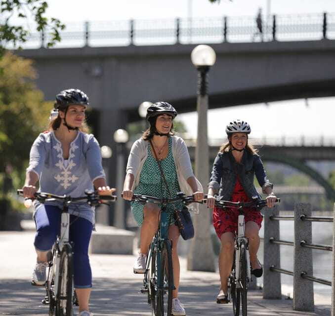 ottawa-guided-bike-tour-through-ottawa-and-gatineau