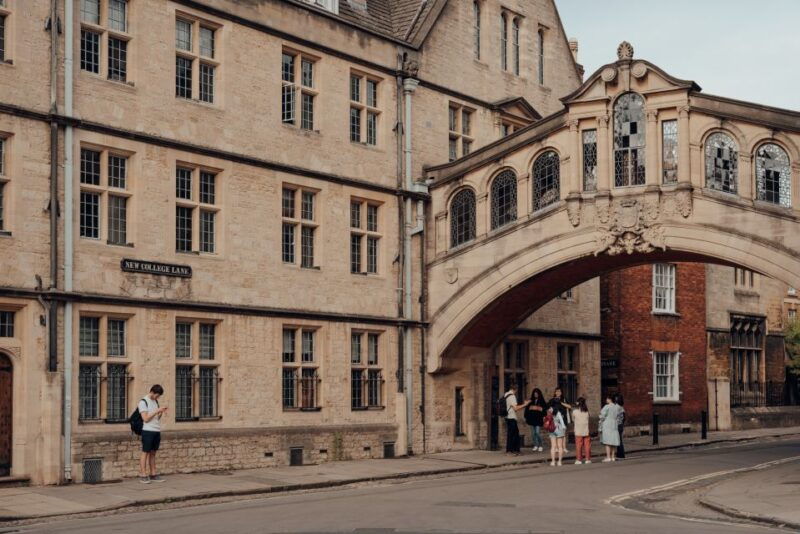 oxford-alumni-led-walking-punting-tour-w-opt-new-college