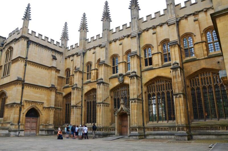 oxford-university-and-city-walking-tour-with-alumni-guide