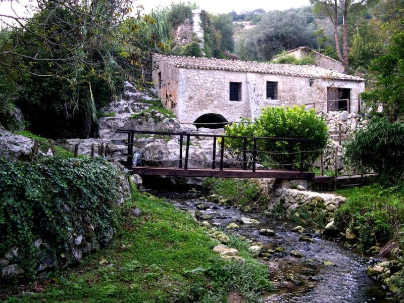 palazzolo-a-from-corso-vittorio-emanuele-to-the-watermill