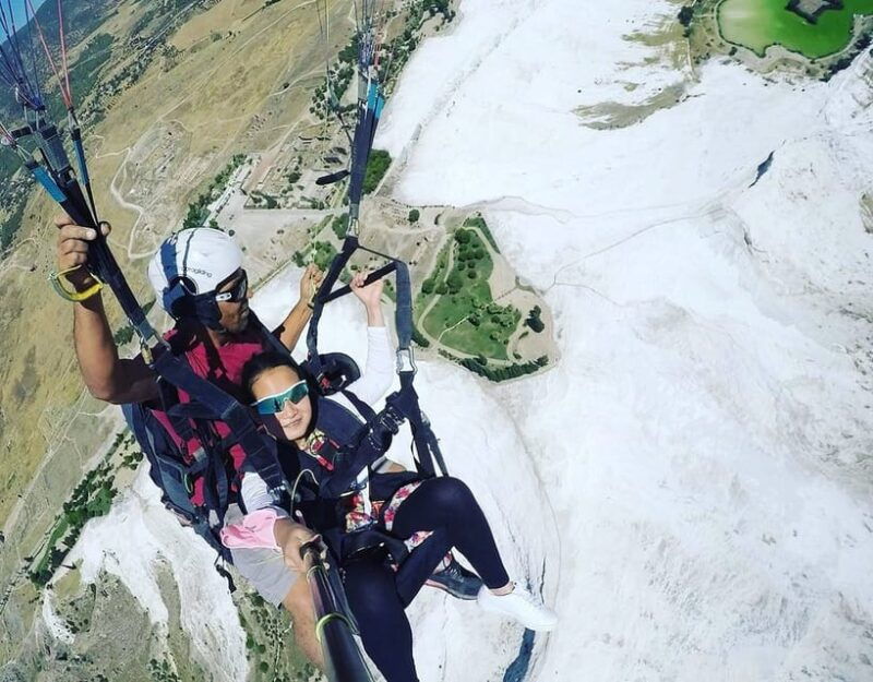 pamukkale-tandem-paragliding-with-ancient-hierapolis-views
