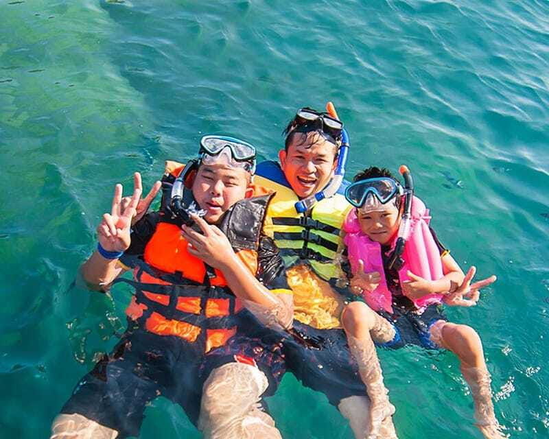 panglao-snorkeling-at-napalingreef-with-sardines-experience