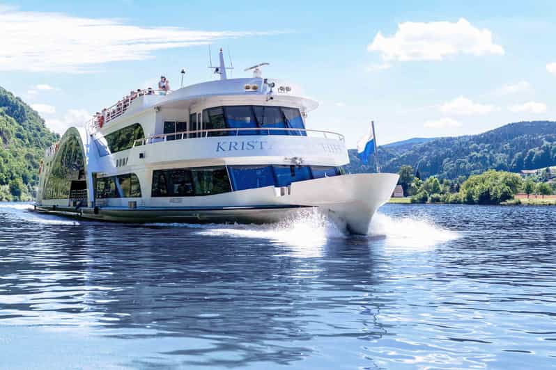 passau-crystal-ship-sightseeing-cruise