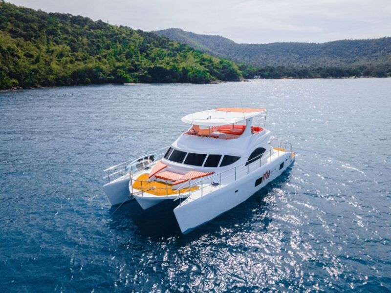pattaya-private-luxury-catamaran-island-discoveries
