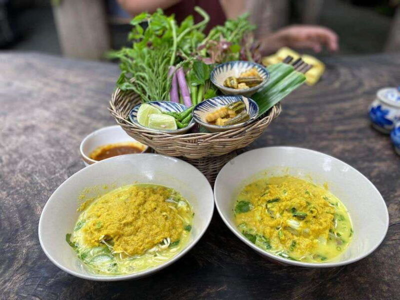 phnom-penh-evening-food-tour-with-drinks-tuk-tuk-included