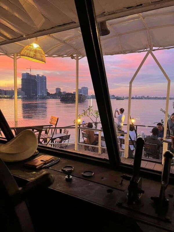 phnom-penh-sunset-cruise-tour-enjoy-and-relaxing