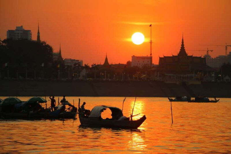 phnom-penh-sunset-cruise-with-unlimited-beer-fruit-platter