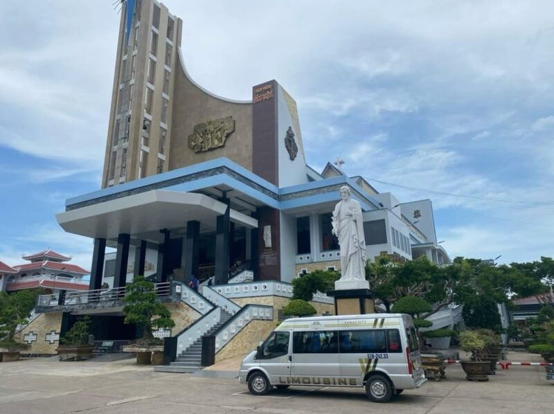 phu-my-port-private-tour-to-vung-tau-beach-buddha-statues
