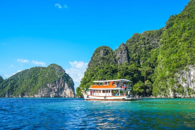 phuket-james-bond-day-tour-and-canoeing-by-big-boat