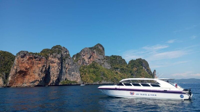phuket-private-speedboat-charter-to-james-bond-island