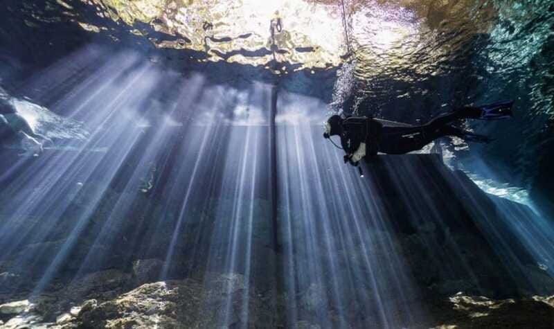 playa-del-carmen-diving-at-cenote-dos-ojos