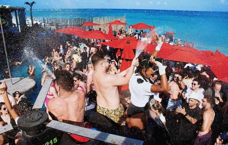 playa-del-carmen-entrance-to-coralina-beach-club-food-beverages