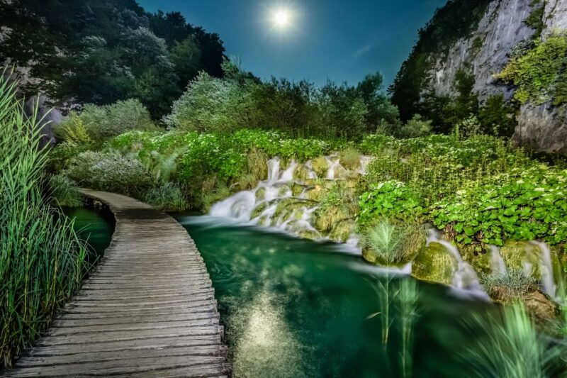 plitvice-lakes-guided-walking-tour-and-boat-ride