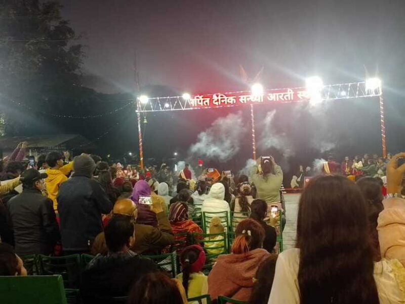 pokhara-aarati-ceremony-at-phewa-lake-with-barahi-temple