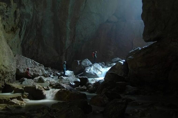 ponor-fortress1-day-tour-visit-the-greatest-romanian-cave