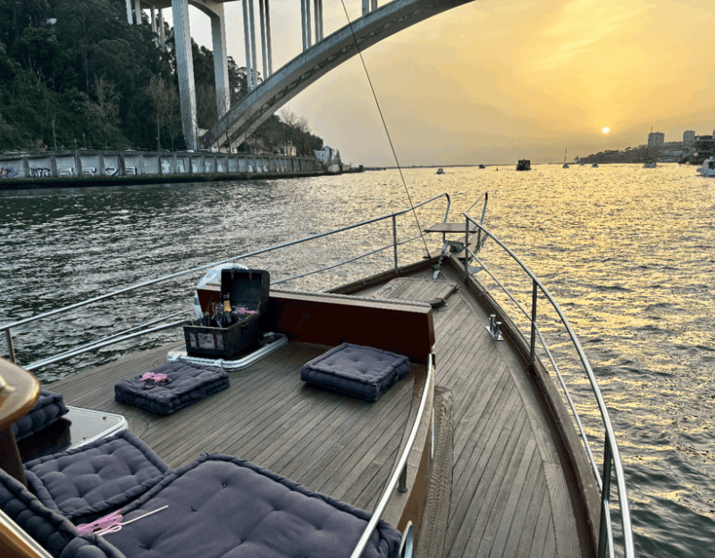 porto-classic-sailboat-cruise-along-the-douro-river
