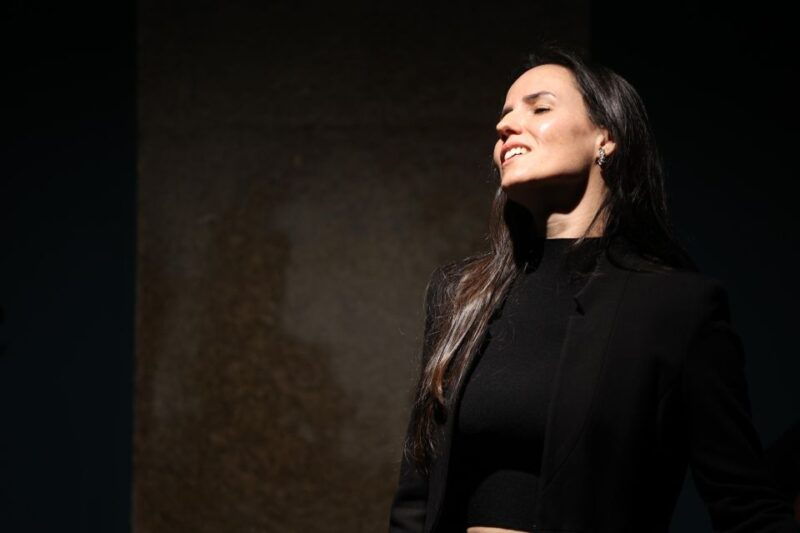 porto-historic-sao-bento-station-fado-show-w-port-wine
