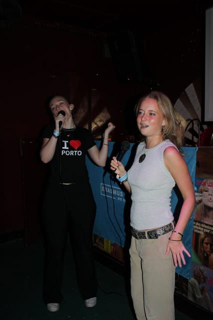 porto-pub-crawl-with-7-drinks-games-and-vip-club-entry