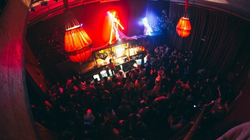 porto-pubcrawl-with-6-drinksvip-club-entry