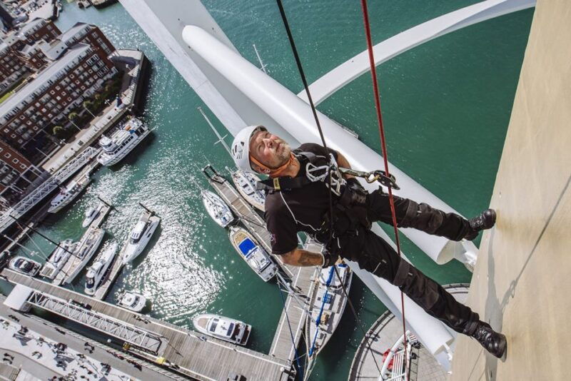 portsmouth-spinnaker-tower-abseiling-experience