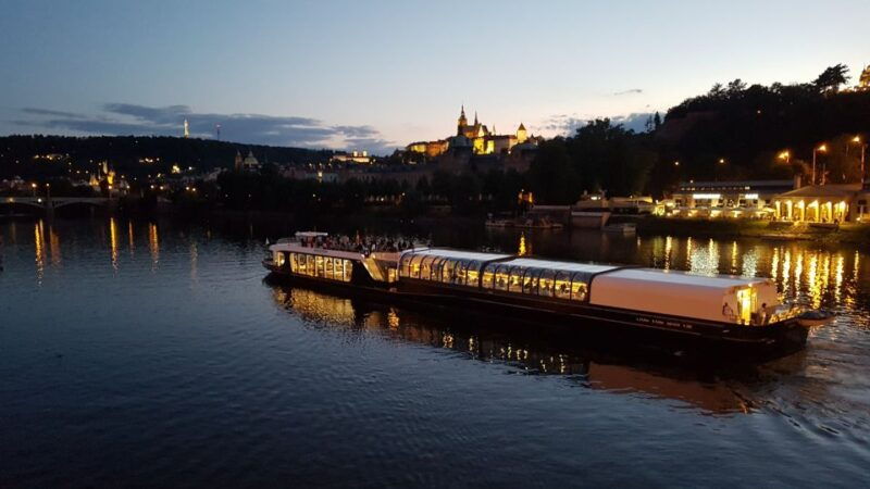 prague-city-tour-and-dinner-cruise-with-hotel-pickup