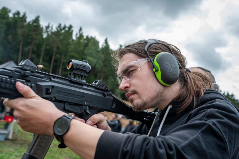 prague-outdoor-shooting-experience-with-up-to-10-guns