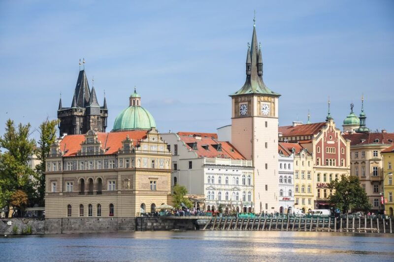 prague-panoramic-vltava-river-cruise
