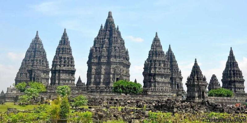 prambanan-cycling-and-temple-tour-with-transfer